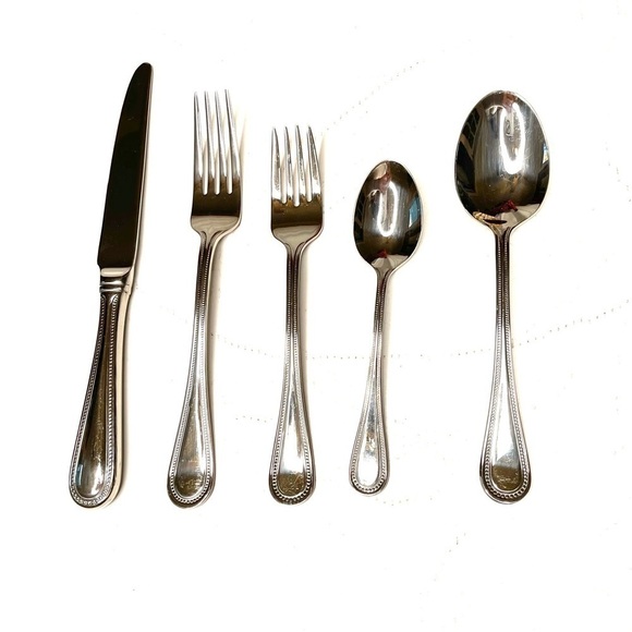 WALLACE Regal Pearl Stainless Steel Flatware 24 Pieces - Picture 12 of 12